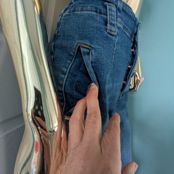 Joelle Jeans - Picture 7 of 11